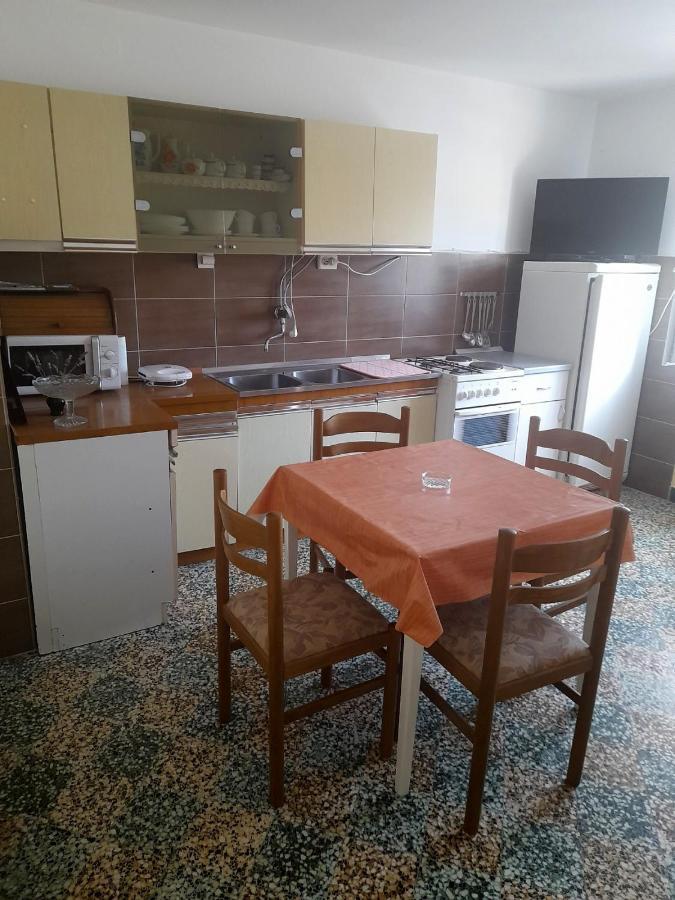 Apartments With A Parking Space Kampor, Rab - 4984 Esterno foto