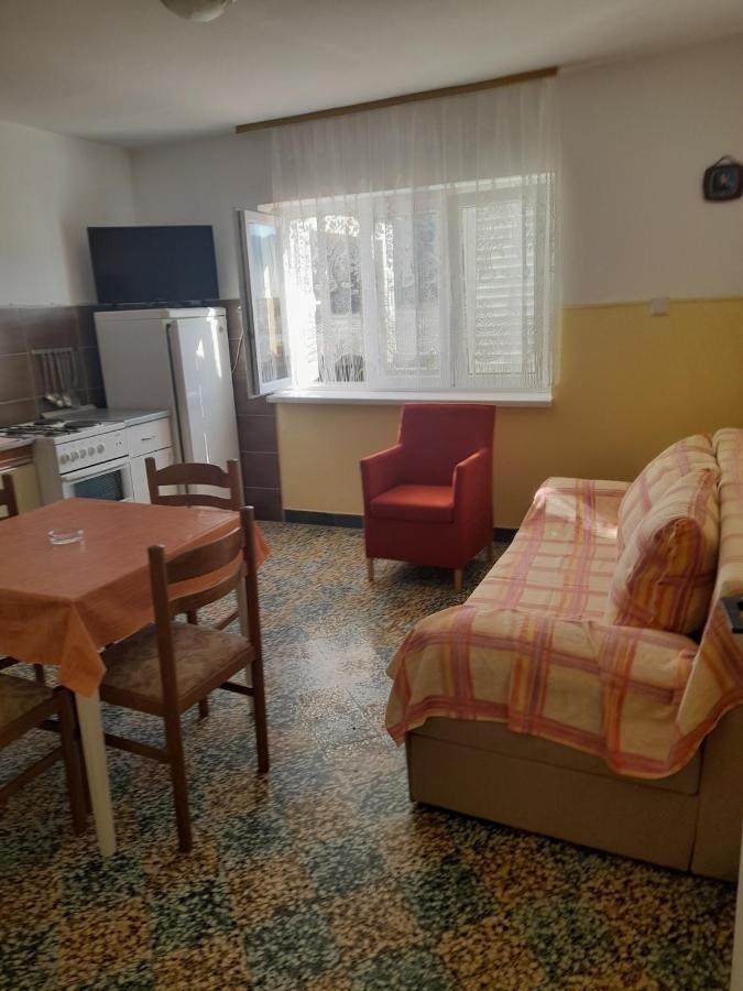 Apartments With A Parking Space Kampor, Rab - 4984 Esterno foto